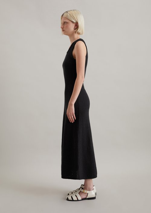 Relaxed sleeveless knit dress — Black