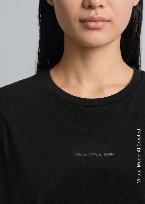 Regular T-shirt — Black