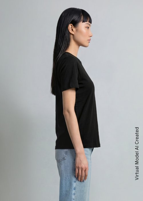 Regular T-shirt — Black
