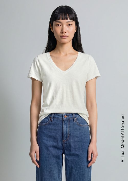 V-neck T-shirt, regular fit — Silky White
