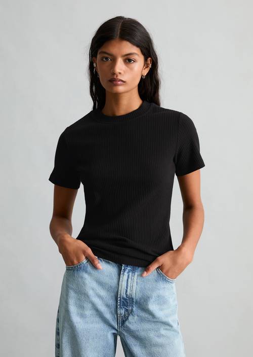 Ribbed jersey T-shirt slim Black in front view
