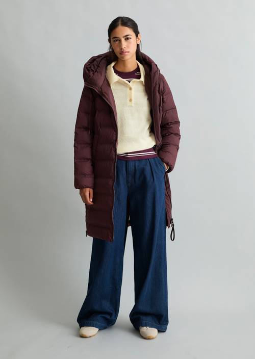 Manteau bouffant à capuche regular Espresso Brown en vue de face