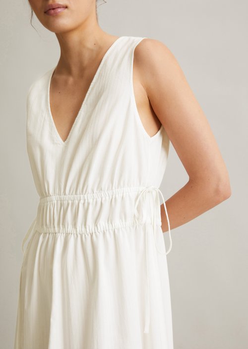 Shaped cotton dress — Silky White