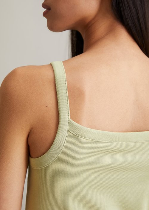 Cropped strap top — Elm Green