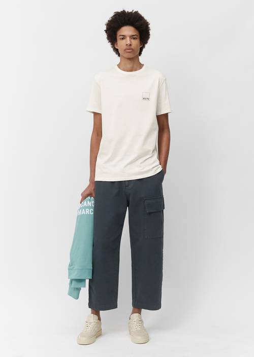 T-shirt basique classique Silky White en vue de face