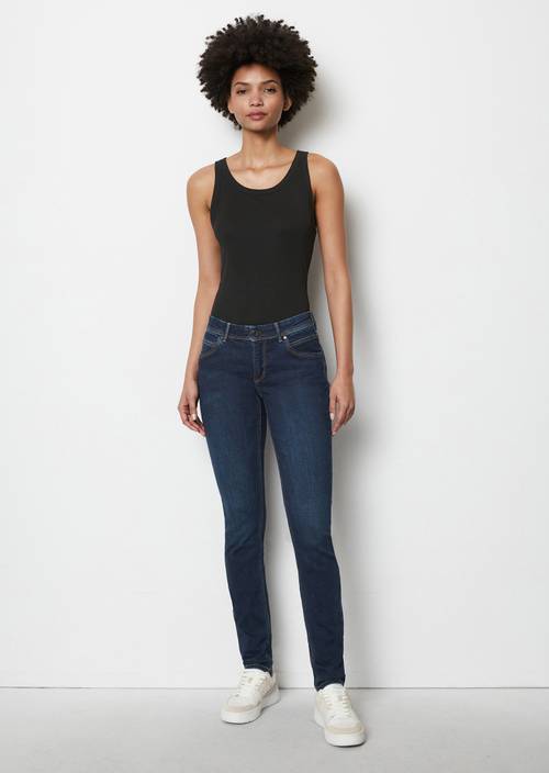 Jeans Model Alva slim Dark Blue in Frontalansicht