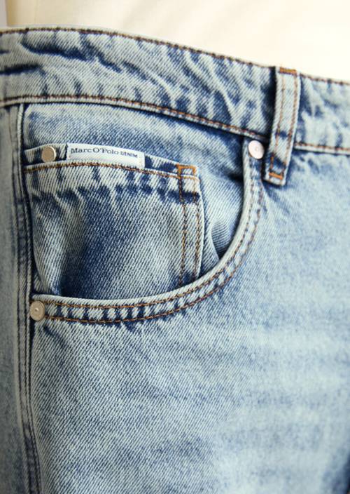 Jeans model Enni Light Blue in detailaanzicht