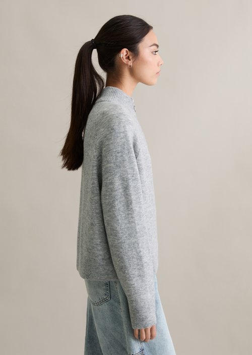 Troyer cropped — Stone Melange