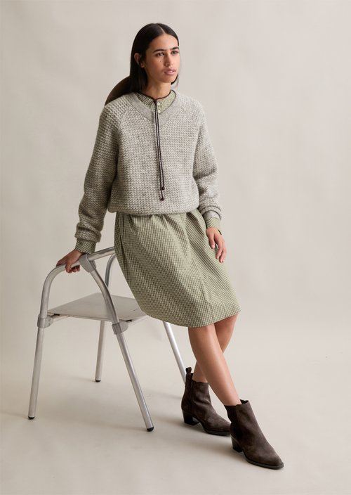 Cropped V-neck knitted sweater — Stone Melange