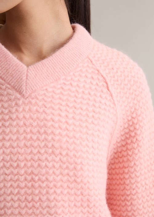 Cropped V-neck knitted sweater — Rose Powder
