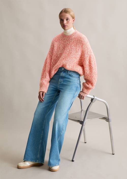 Relaxte grof gebreide trui Light Pink in vooraanzicht