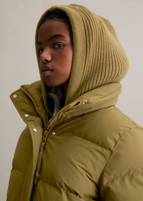 Abrigo regular con capucha de punto desmontable