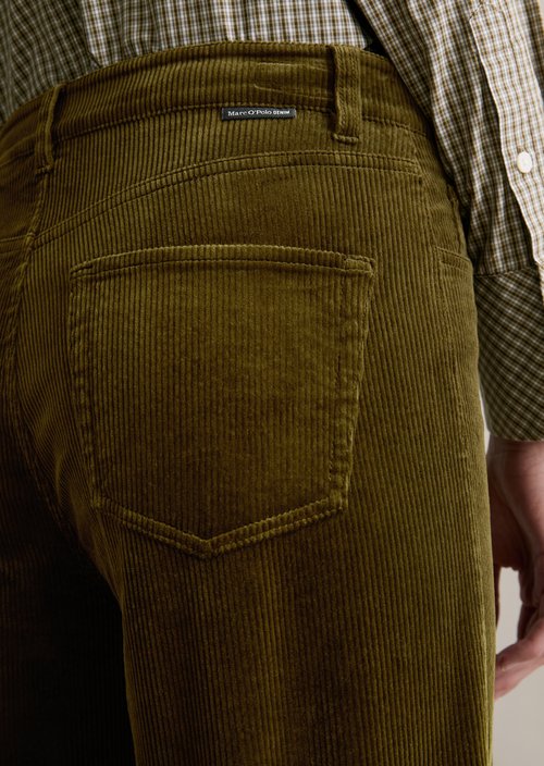 Corduroy pants model Tomma wide — Burnished Logs