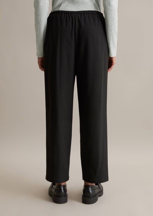 Pleated trousers loose tapered — Black