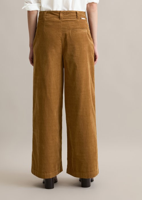 Pleated corduroy trousers wide — Wood Grain
