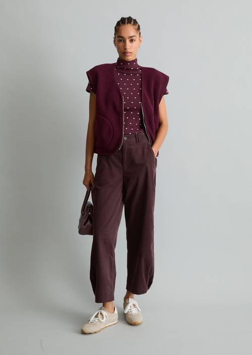 Pantalon en velours côtelé loose Espresso Brown in Frontalansicht
