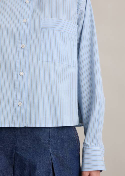 Gestreepte blouse met relaxte capuchon Light Blue in detailaanzicht