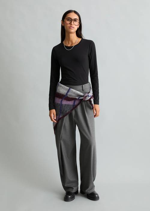 Longsleeve slim Black in Frontalansicht