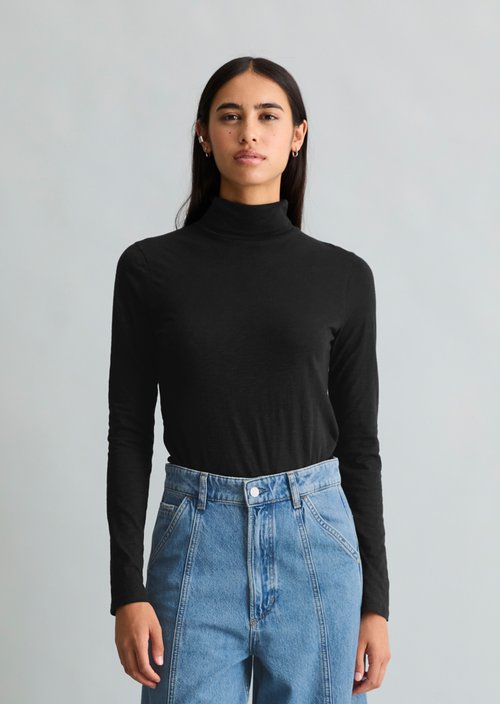 Slim-Fit Long-Sleeve Turtleneck — Black