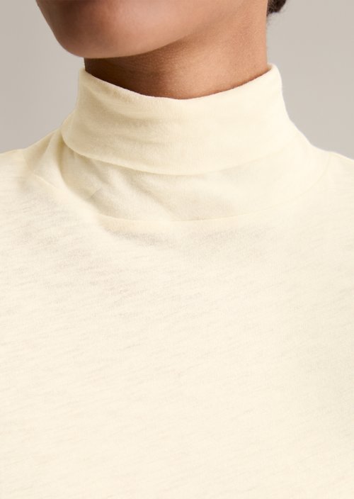 Slim-Fit Long-Sleeve Turtleneck — White Blush
