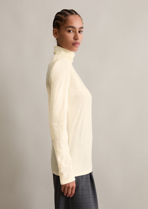 Slim-Fit Long-Sleeve Turtleneck — White Blush