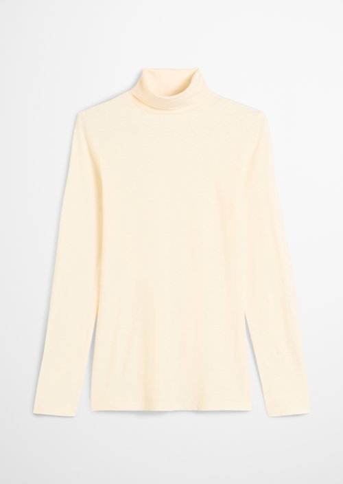 Slim-Fit Long-Sleeve Turtleneck — White Blush