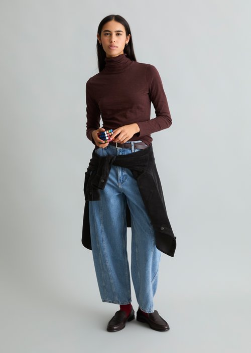Slim-Fit Long-Sleeve Turtleneck — Espresso Brown