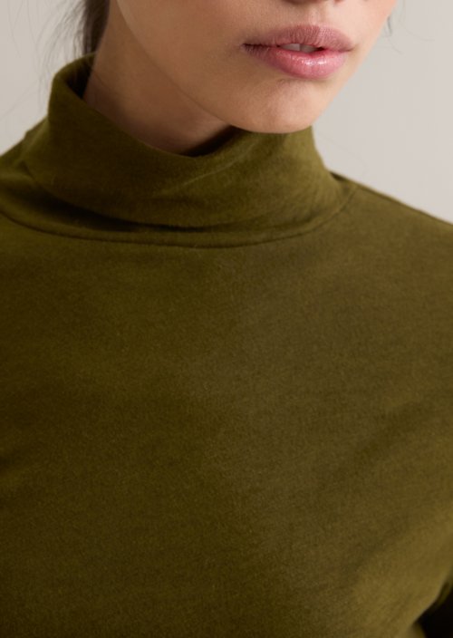 Slim-Fit Long-Sleeve Turtleneck — Burnished Logs