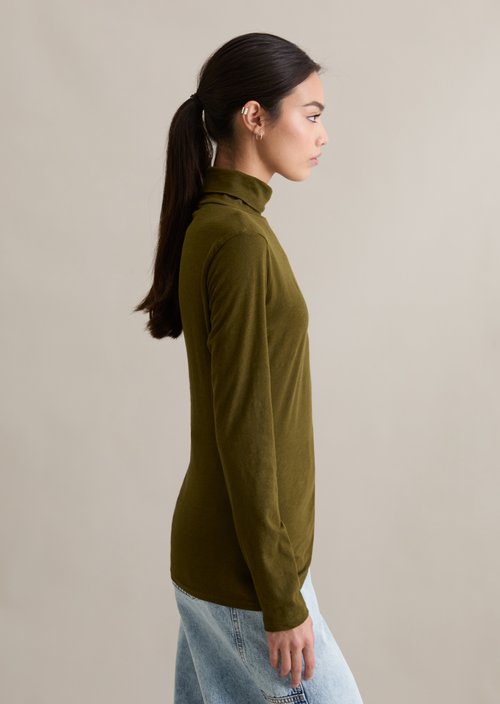 Slim-Fit Long-Sleeve Turtleneck — Burnished Logs