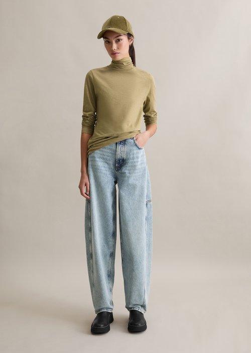 Slim-Fit Long-Sleeve Turtleneck — Artichoke Leaf