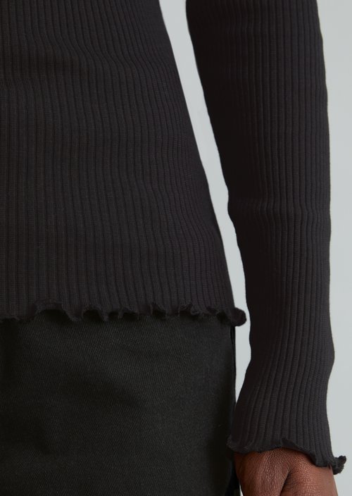 Slim-fit long-sleeve shirt — Black