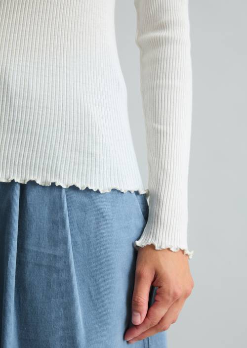 Longsleeve slim Silky White in Detailansicht