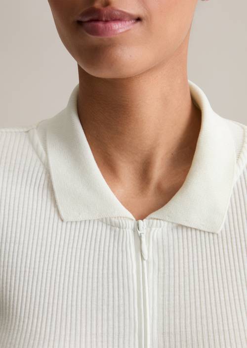 Geribd poloshirt slim Silky White in detailaanzicht