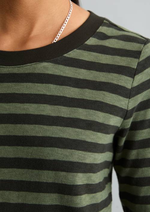 Longsleeve regular Medium Green in detail view