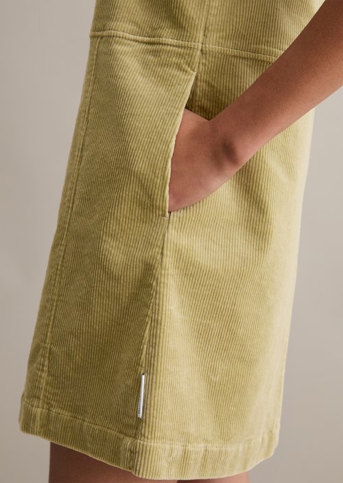 Short corduroy dress A-shape — Artichoke Leaf