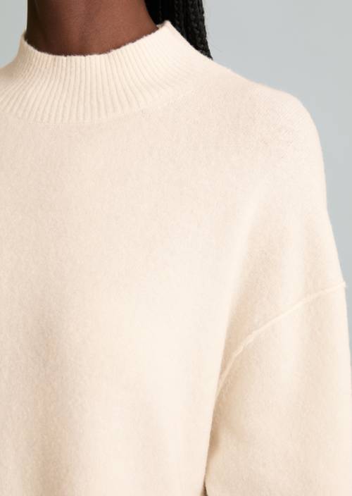 Pull en tricot regular White Blush en vue détaillée
