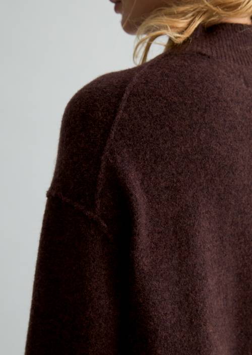 Pull en tricot regular Dark Brown Melange en vue détaillée