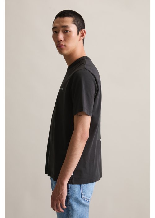 Relaxed T-shirt — Black