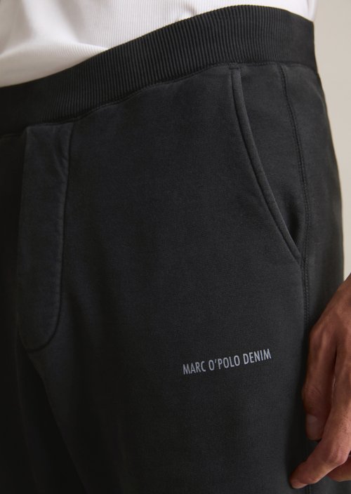 Relaxed sweatpants — Black