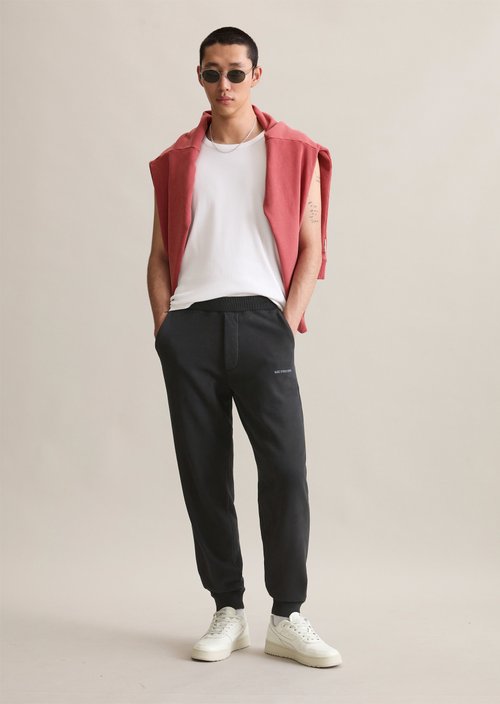 Relaxed sweatpants — Black