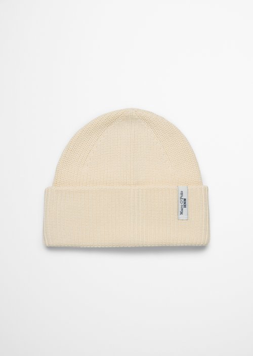 Knitted hat — White Blush
