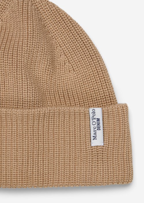 Knitted hat — Sandpaper