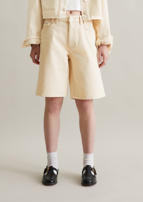 Bermuda model Jonnda relaxed — Offwhite