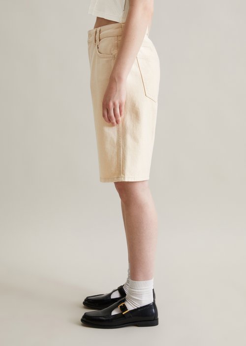 Bermuda model Jonnda relaxed — Offwhite
