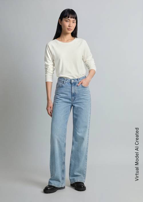 Jeans model Tomma wijd Light Blue in vooraanzicht