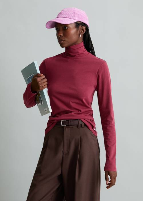 Turtleneck longsleeve slim Deep Burgundy in front view