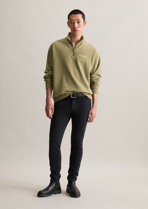 Troyer relaxed — Oak Ash