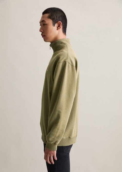 Troyer relaxed — Oak Ash