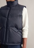 Regular puffer down vest made from water-repellent performance