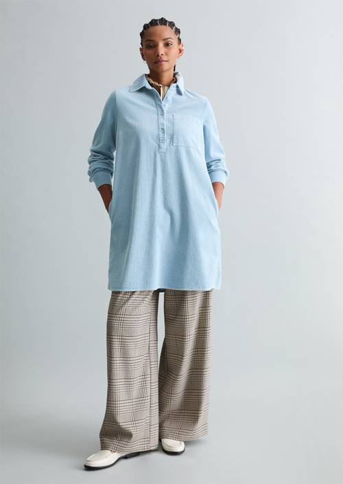 Robe en velours côtelé straight Blue Dusk en vue de face